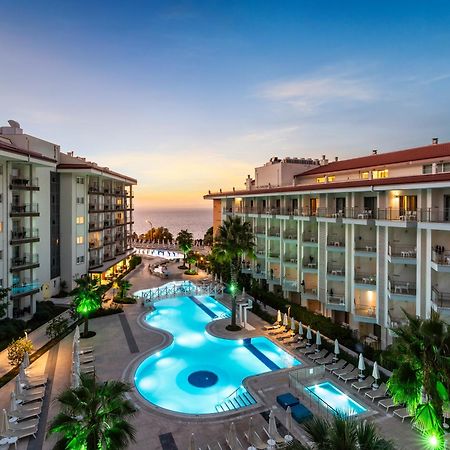 Ramada Hotel & Suites By Wyndham Кушадасы Экстерьер фото